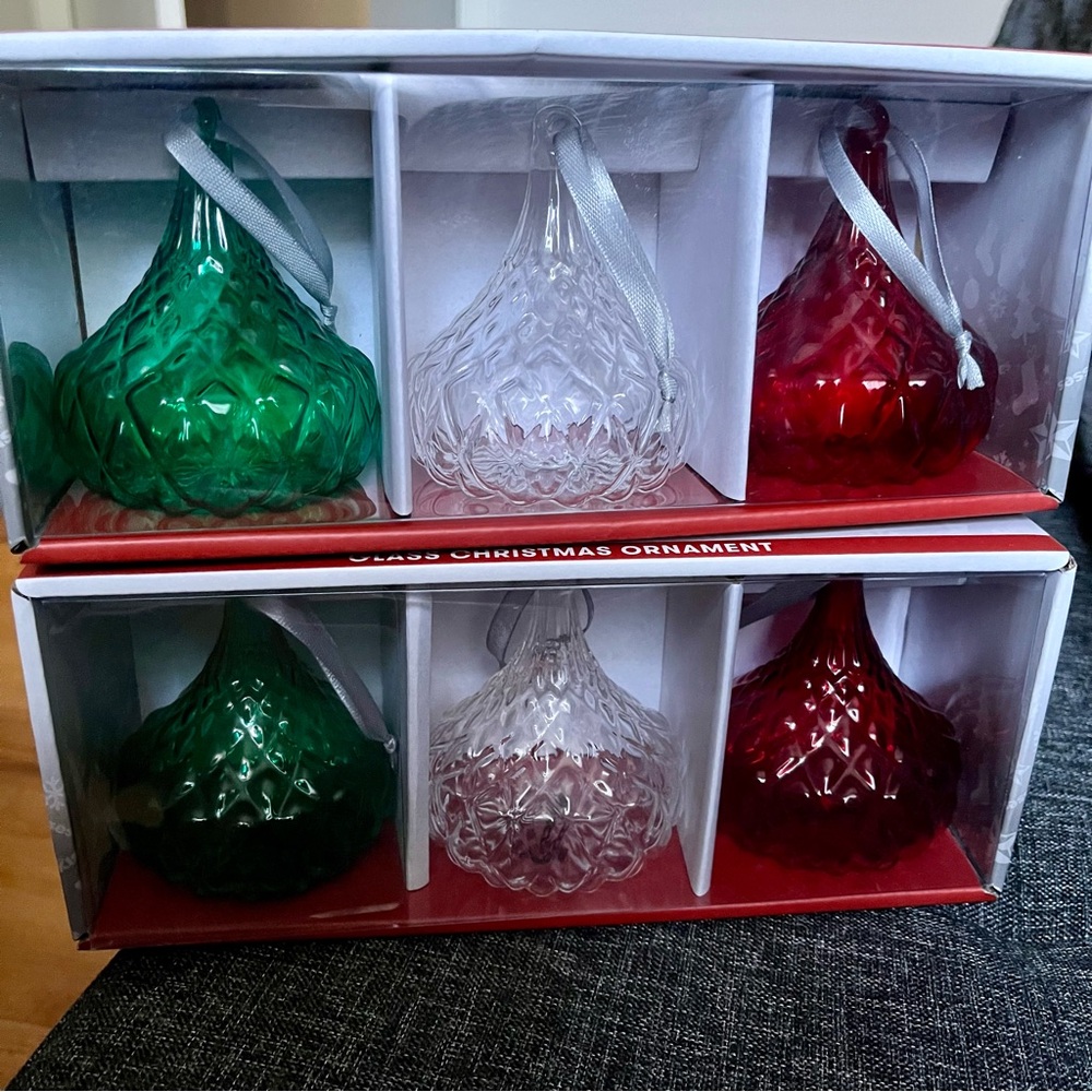 Godinger Hershey's Kisses Christmas ornaments Two Sets of 3, 6 total New in Box
